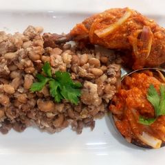 A picture of Beans with tomato sauce.