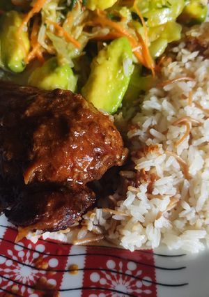 Una foto de Pollo🍗 a la naranja🍊