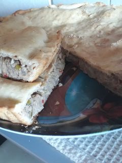 Una foto de Tarta de atún con salsa Blanca