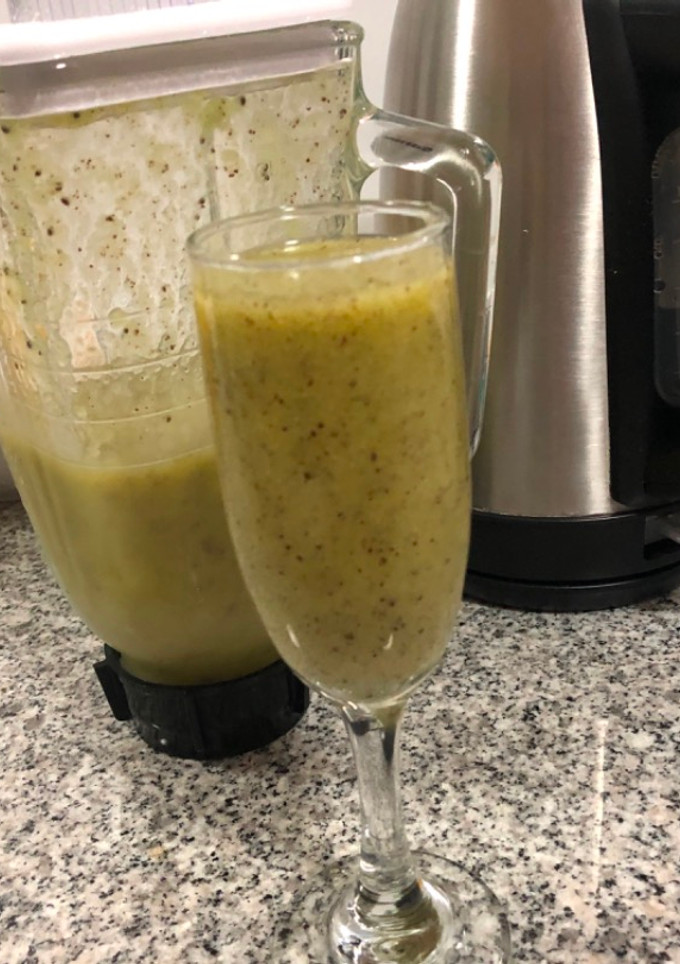 Una foto de Kiwi sour