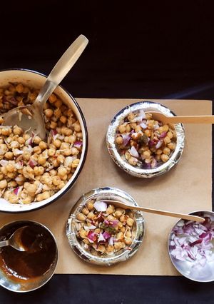 स्प्राउट्स छोले की चाट(sprouts chole ki chaat recipe in hindi) रेसिपी मुख्य फोटो