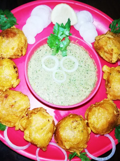 बटाटा वडा (Batata vada recipe in hindi) रेसिपी मुख्य फोटो