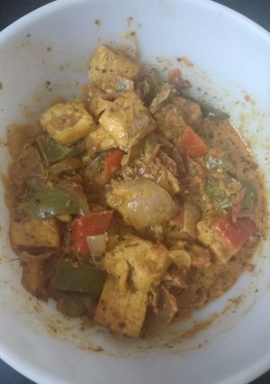A picture of Paneer do pyaza.