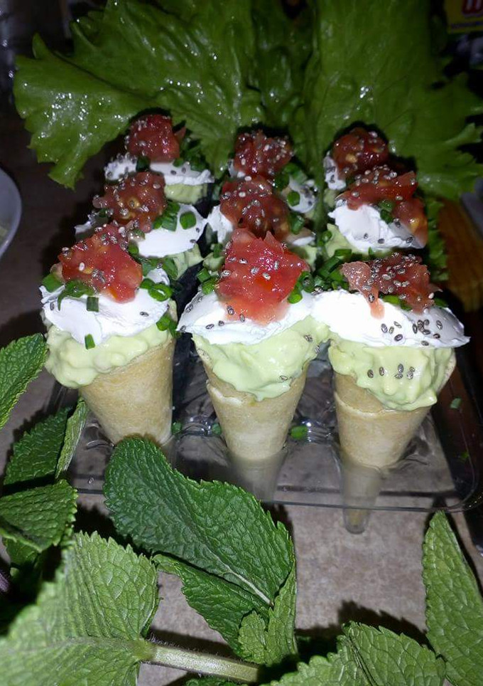 Una foto de Cornetos de guacamole a la Canaria