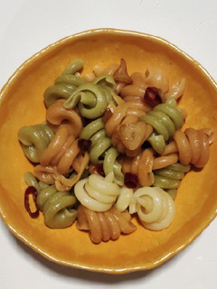 Una foto de Trottole picante con ajo🌶️🧄