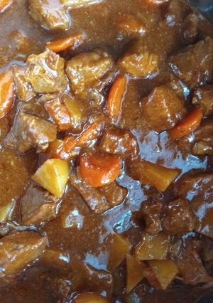 A picture of Vegetables beef stew.