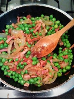 Una foto de Guisantes a la catalana