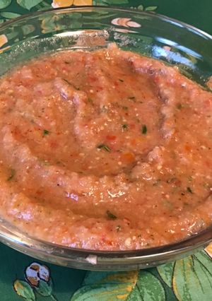 Une photo de Sauce aux tomates fraîches, ail, oignon, basilic et romarin