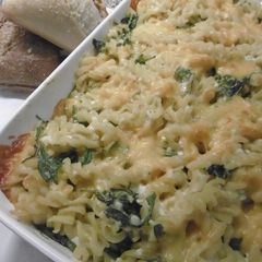 A picture of Mac n' Cheese Spinach Casserole.