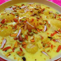 A picture of Ras malai.