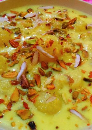 A picture of Ras malai.
