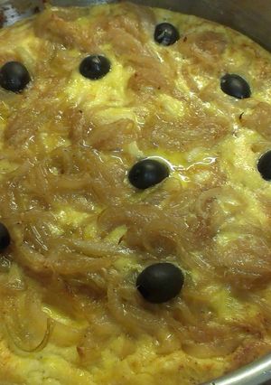 Una foto de Frittata de cebolla y queso