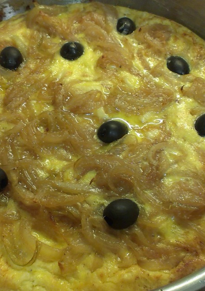Una foto de Frittata de cebolla y queso