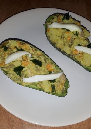 O poză a rețetei Salată beouf cu maioneză de avocado.