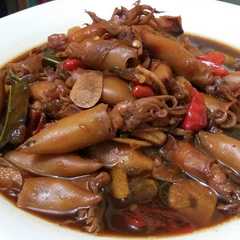 A picture of Cumi asin pedes manis ala Mama Valen.