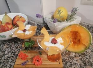 Foto di Semifreddo crema allo yugurt alla vaniglia e melone