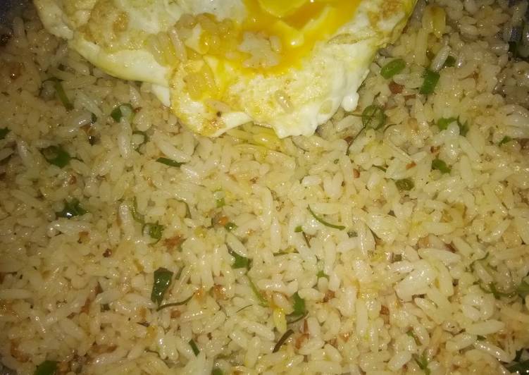 Nasi goreng daun jeruk
