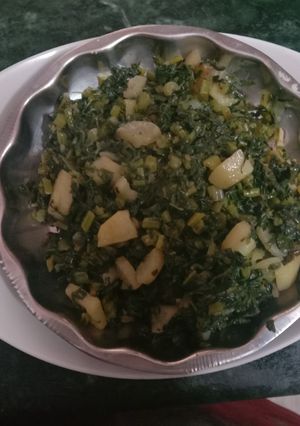 मूली का साग (mooli ka saag recipe in Hindi) रेसिपी मुख्य फोटो
