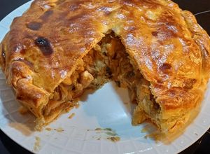 Une photo de Tourte forestière aux champignons et poulet