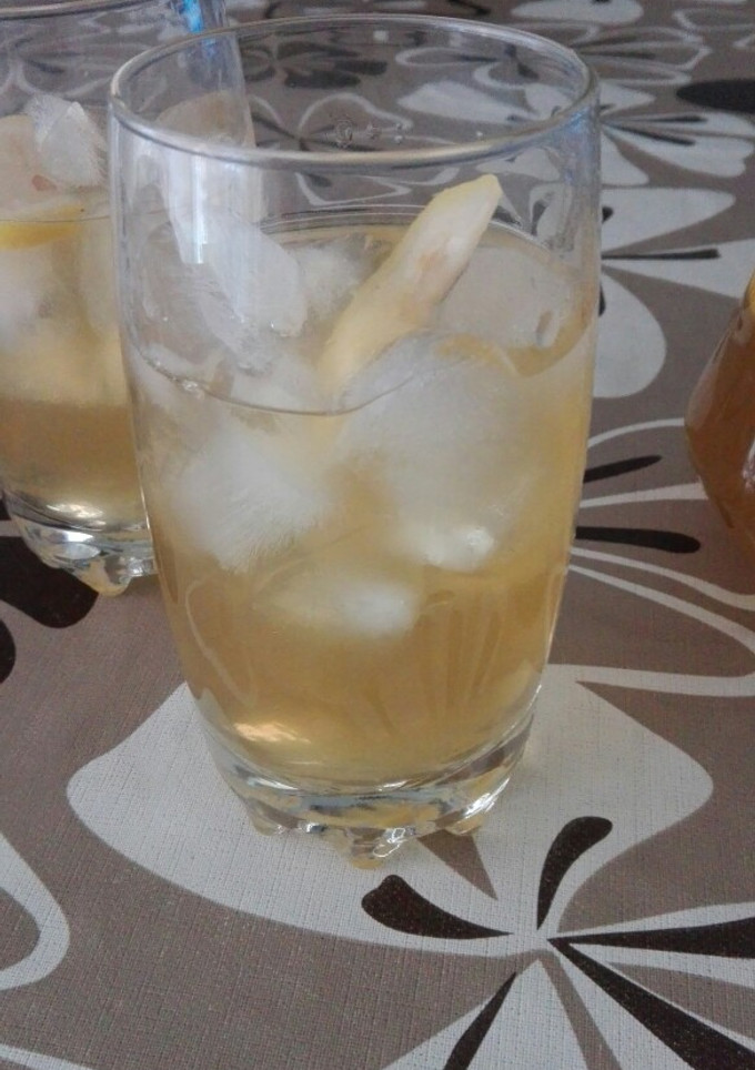 Una foto de Té verde al limón frío