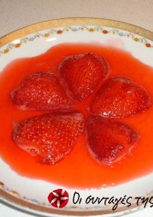 A picture of Strawberry spoon sweet.
