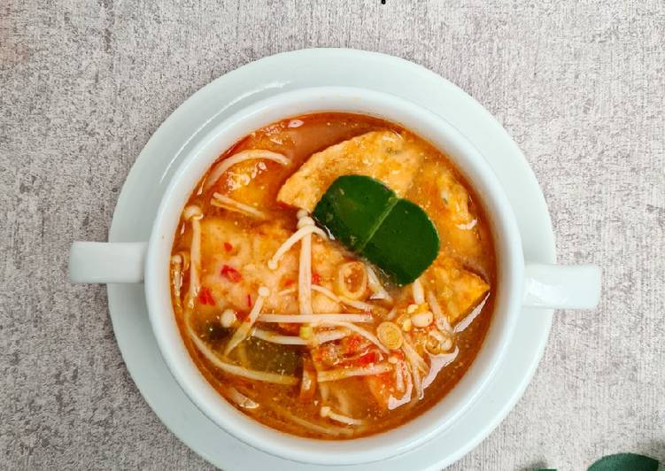 Langkah Mudah untuk Menyiapkan Steamboat Kuah Tomyum Anti Gagal