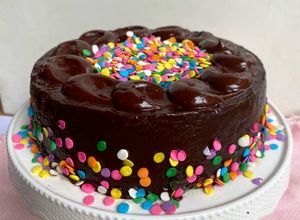 Una foto de Pastel de chocolate con ganache de chocolate