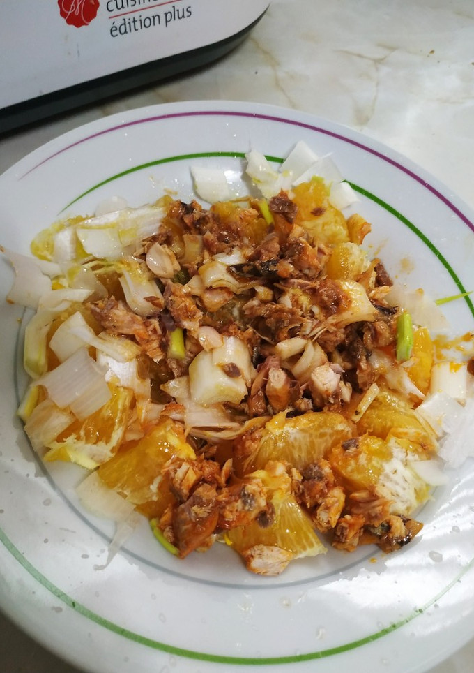 Una foto de Ensalada de agujas con naranja