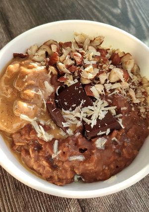 Une photo de Porridge noisettes chocolat