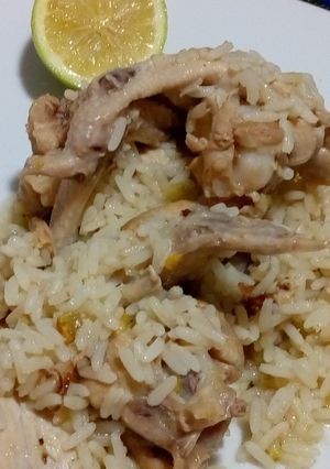 Una foto de Arroz con alitas!!