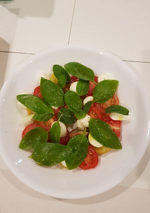 รูปของ Bambini Boccocini caprese salad
