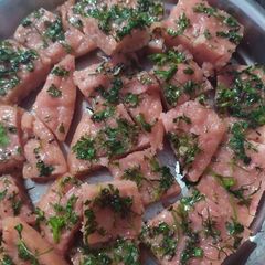 A picture of Beetroot Dhokla.
