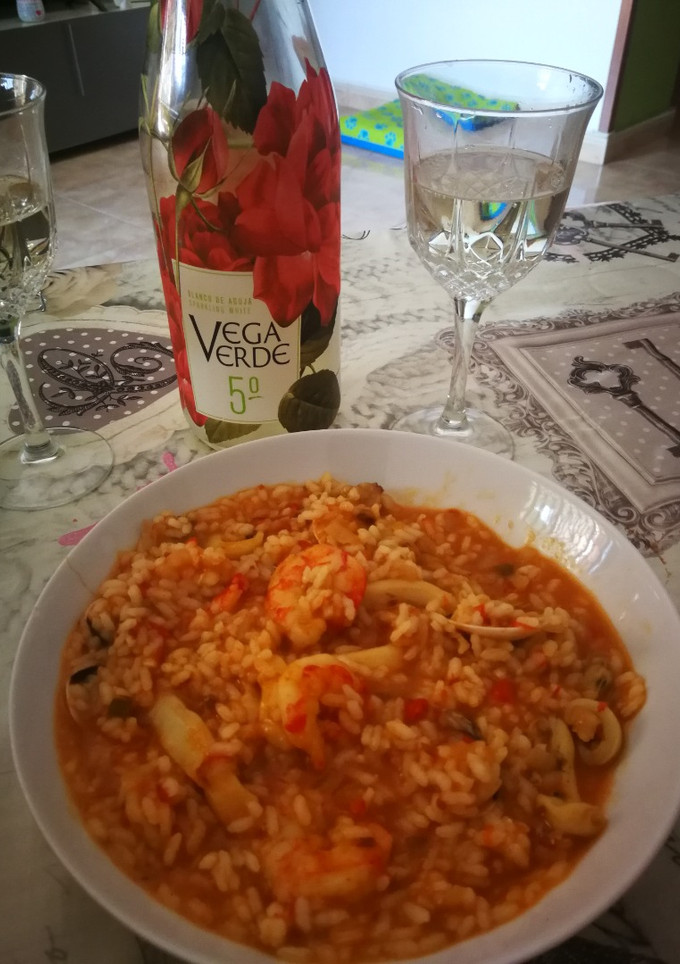 Una foto de Arroz caldoso con langostinos