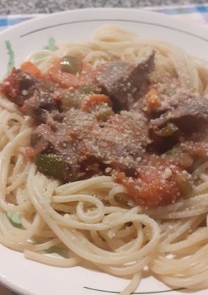 Una foto de Espaguetis con Estofado de Carne a la Natalia!