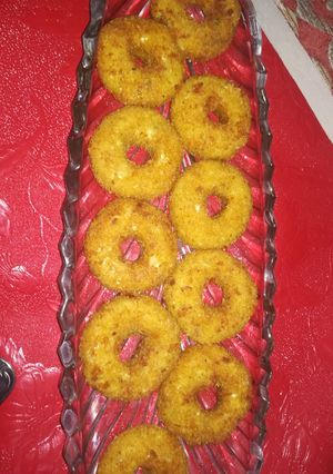 A picture of Veggi chicken cheese donuts.