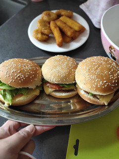 A picture of Pork Burger.