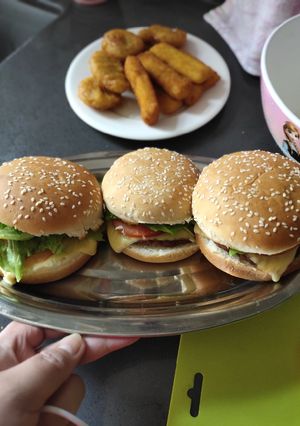 A picture of Pork Burger.
