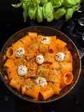 Spicy mozzarella rigatoni 🍝