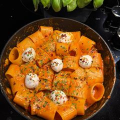Spicy mozzarella rigatoni 🍝 A picture of Spicy mozzarella rigatoni 🍝.
