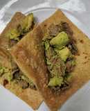 Tacos de bistec y aguacate (bistecate)