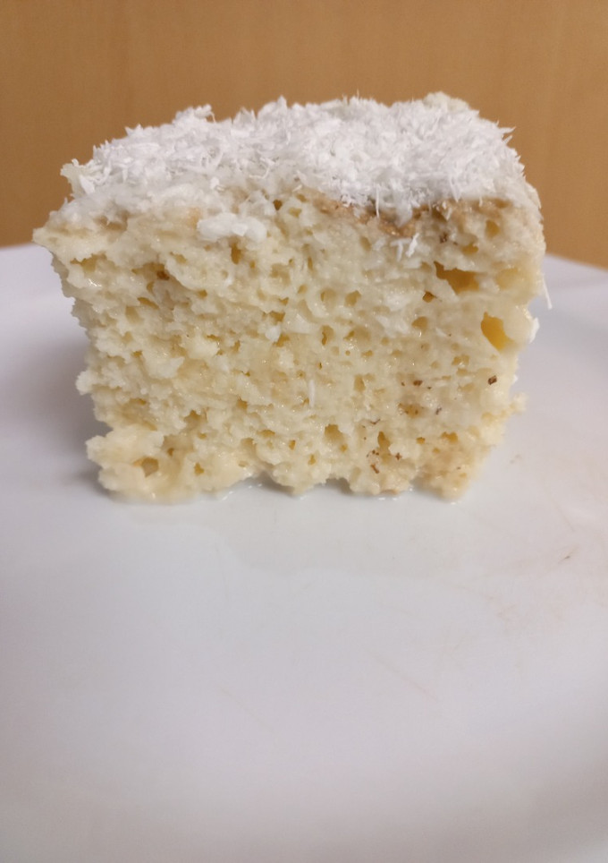 Una foto de Bizcochuelo de Coco - Bolo  Toalha Felpuda Gelado