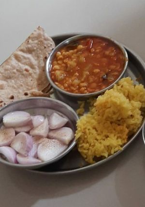 દૂધી દાળ નું કાઠિયાવાડી ખાટું મીઠું શાક(farali dudhi nu saak recipe in gujarati) રેસીપી મુખ્ય ફોટો