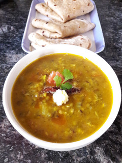 साबुत मूंग दाल मखनी (Sabut Moong Dal Makhni recipe in hindi) रेसिपी मुख्य फोटो