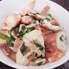 A picture of Spinach fried egg.