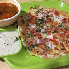 A picture of Curd sooji paneer Uttapam.