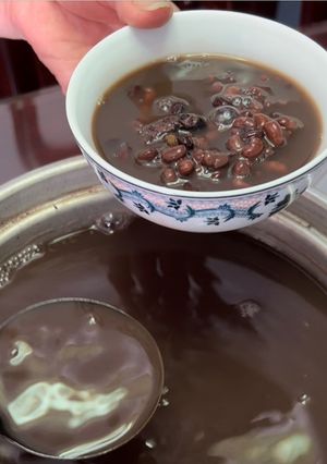 Hình của món Chè đậu đen.