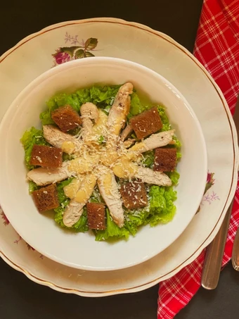 Easy Steps to Make Grilled Chicken Caesar salad the Can Spoil the Tongue Makes you drool