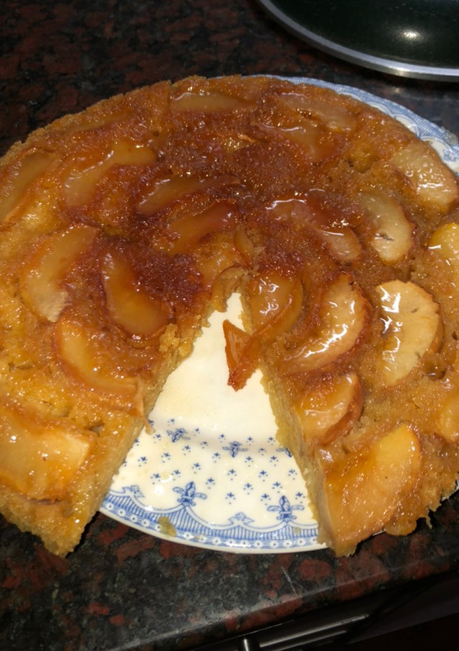 Una foto de Torta de manzana invertida (olla Essen)