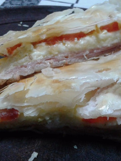 Una foto de Tarta de jamón y queso súper especial