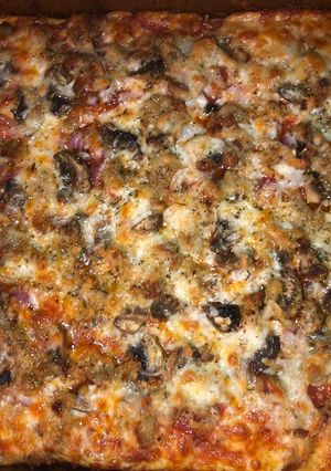 A picture of Delicious pizza 🍕.